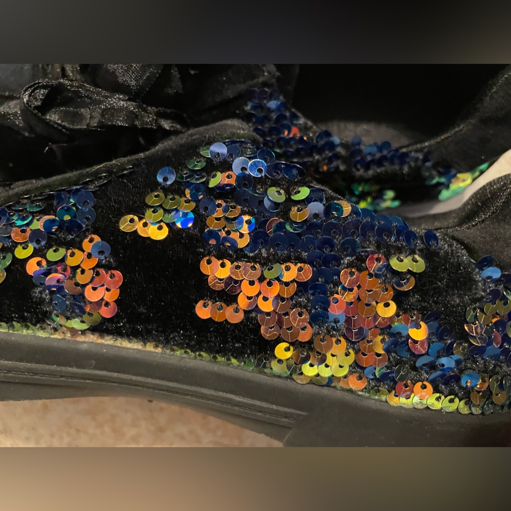 Black velvet shoes with rainbow sequins - Picture 4 of 10